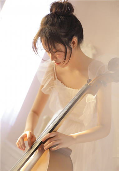 丝瓜草莓香蕉18岁无限免费版
